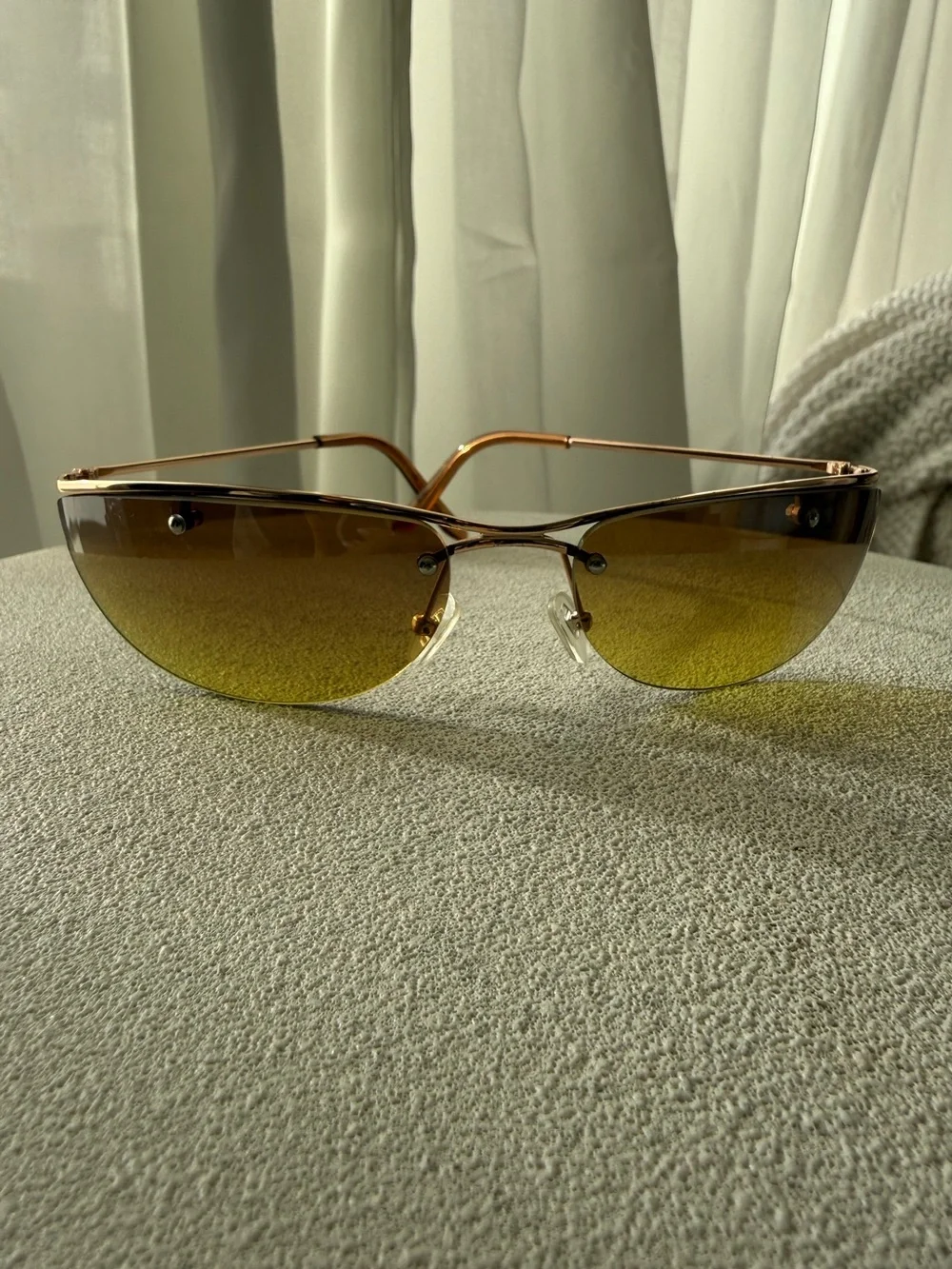 Rimless Gold Frame Sunglasses with Gradient Yellow-Brown Lenses